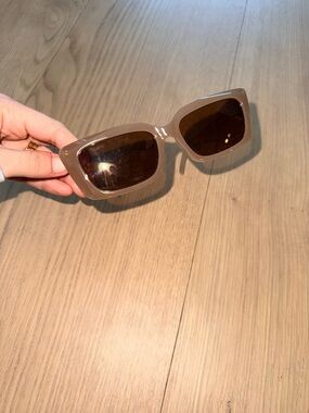 Women’s Rectangular Taupe Sunglasses with Brown Lenses sojos